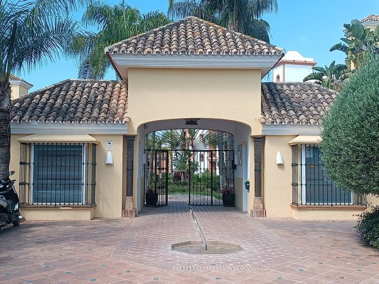 Apartment for Sale in Guadalmina Alta, Malaga 36