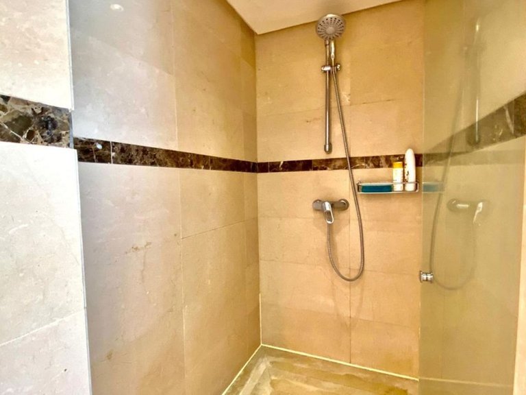 Apartment for Sale in Puerto Banús, Malaga 11