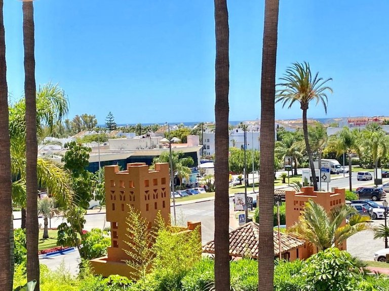 Apartment for Sale in Puerto Banús, Malaga 15