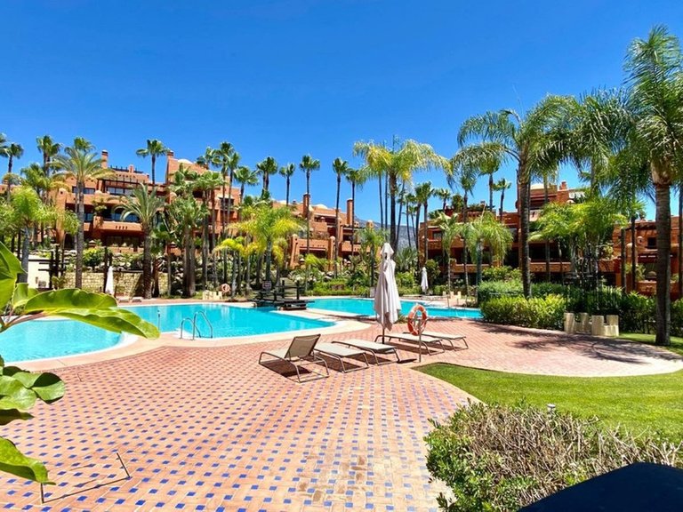 Apartment for Sale in Puerto Banús, Malaga 18