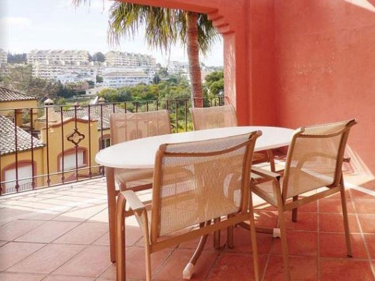Apartment for Sale in Puerto Banús, Malaga 2