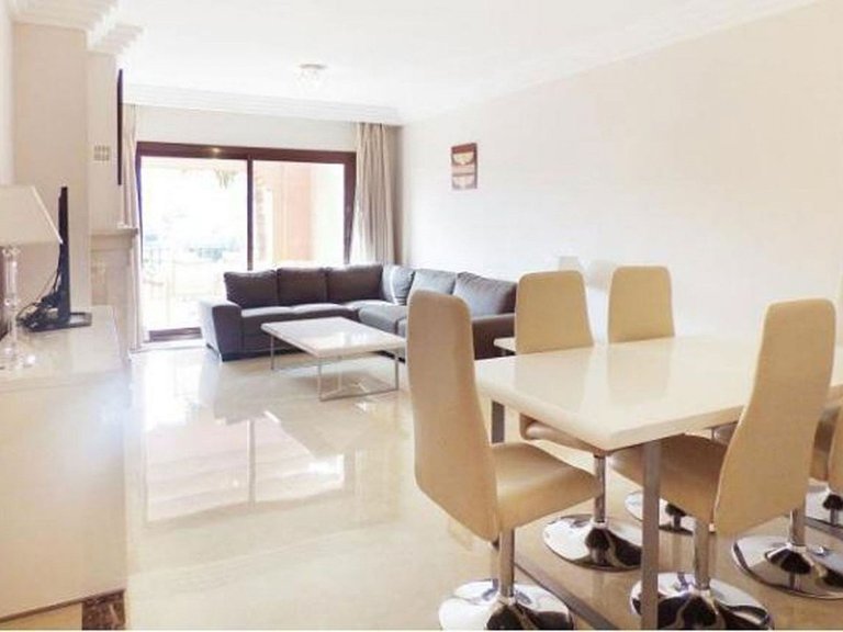 Apartment for Sale in Puerto Banús, Malaga 4