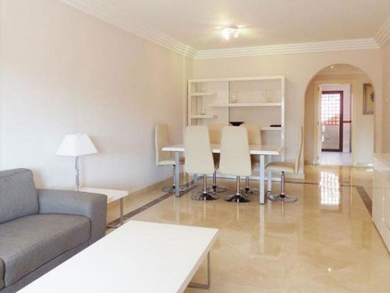 Apartment for Sale in Puerto Banús, Malaga 5