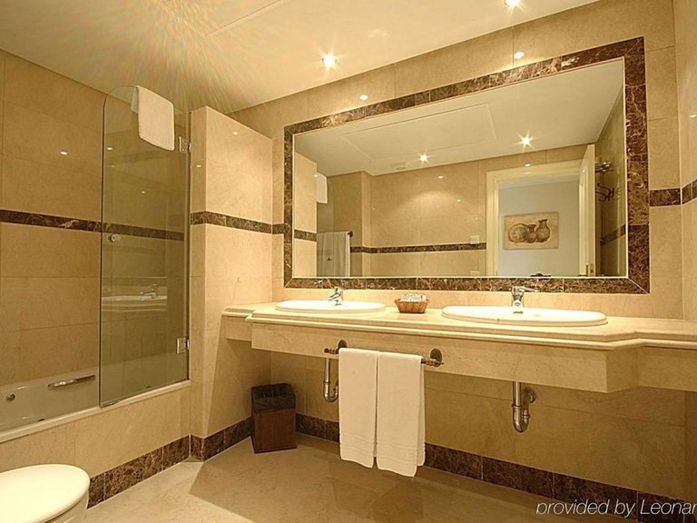 Apartment for Sale in Puerto Banús, Malaga 7