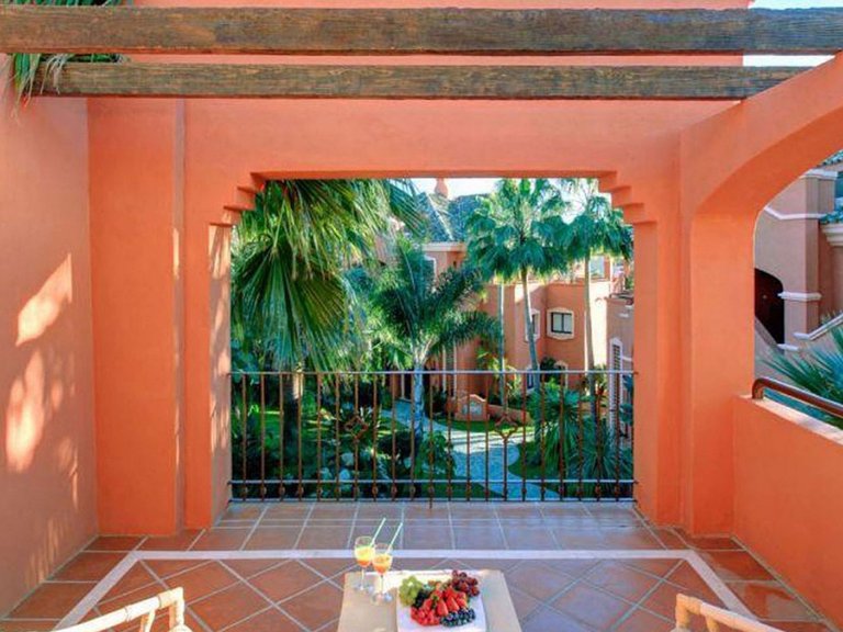 Apartment for Sale in Puerto Banús, Malaga 8