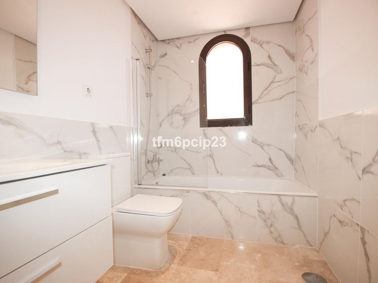 Apartment for Sale in Estepona, Malaga 10