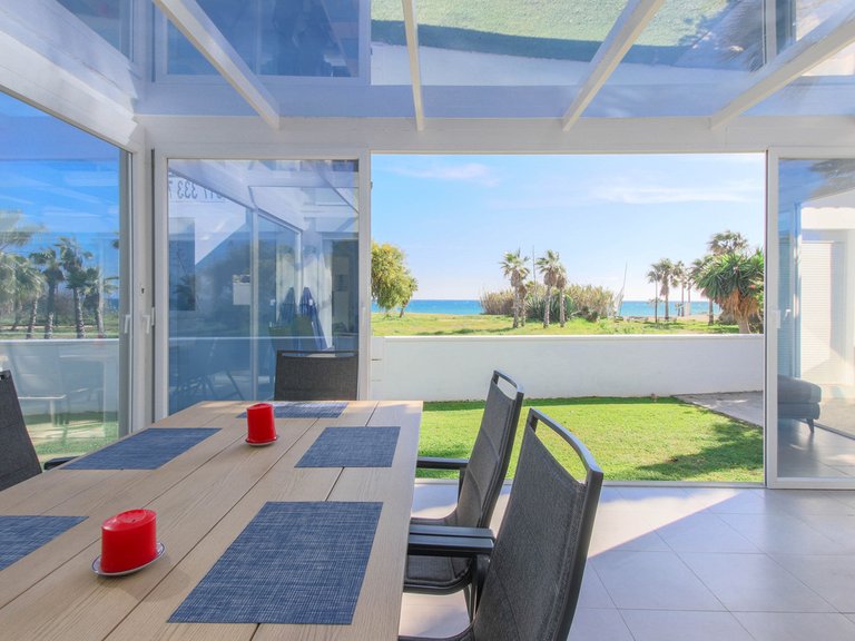 Villa for Sale in New Golden Mile, Malaga 1