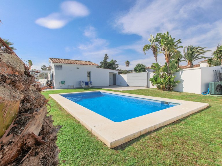 Villa for Sale in New Golden Mile, Malaga 10