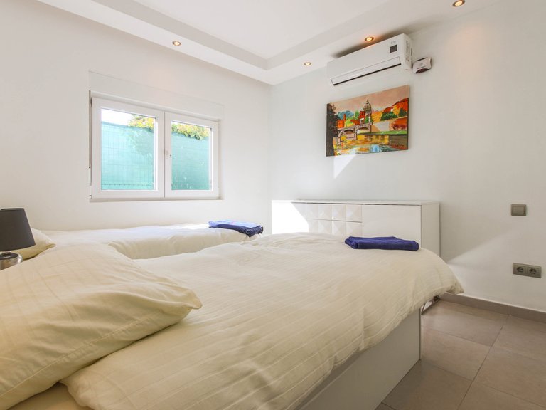 Villa for Sale in New Golden Mile, Malaga 12