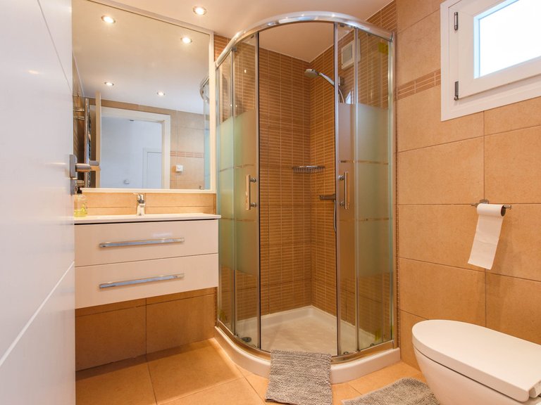Villa for Sale in New Golden Mile, Malaga 16