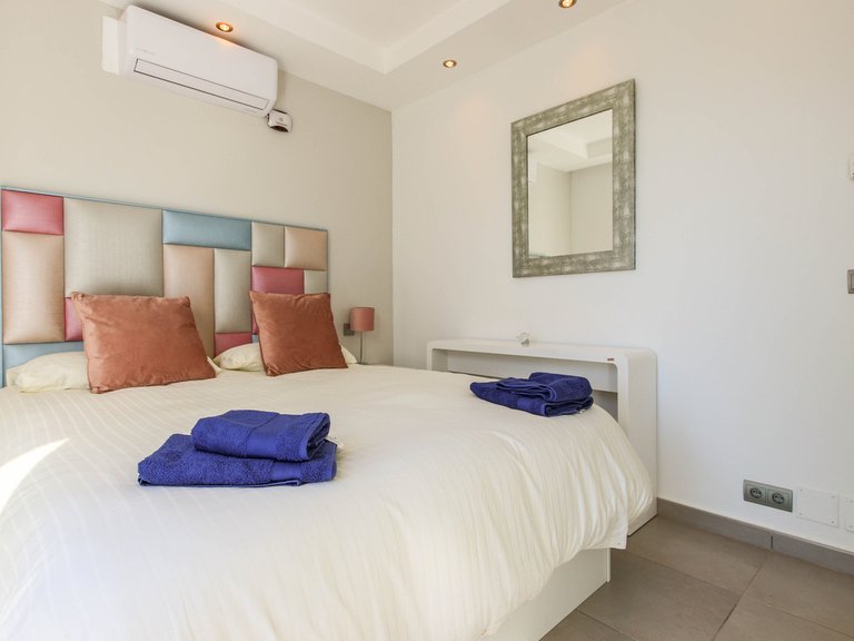 Villa for Sale in New Golden Mile, Malaga 18