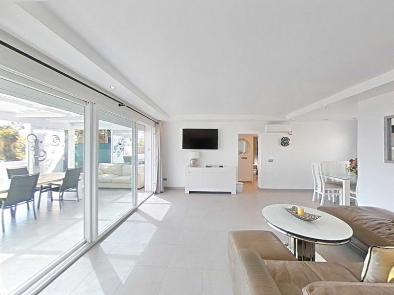 Villa for Sale in New Golden Mile, Malaga 19