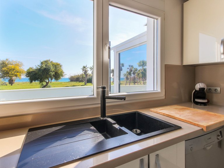 Villa for Sale in New Golden Mile, Malaga 5