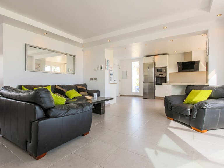 Villa for Sale in New Golden Mile, Malaga 7