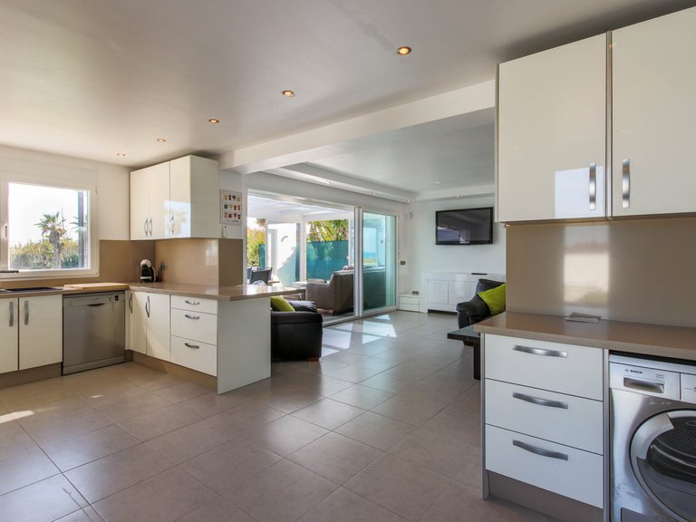 Villa for Sale in New Golden Mile, Malaga 9