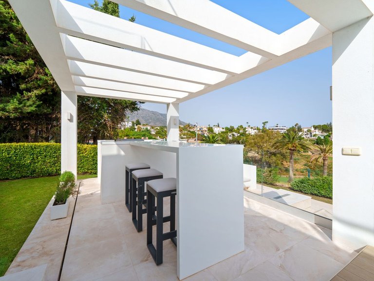 Villa for Sale in Nueva Andalucía, Malaga 42