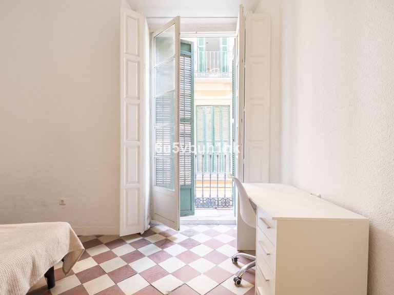 Apartment for Sale in Málaga, Malaga 15