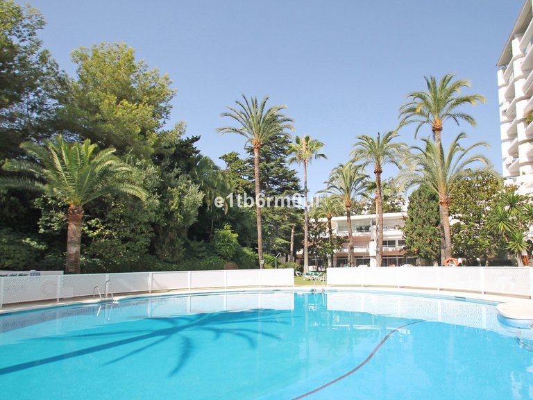 Apartment for Sale in The Golden Mile, Malaga 1