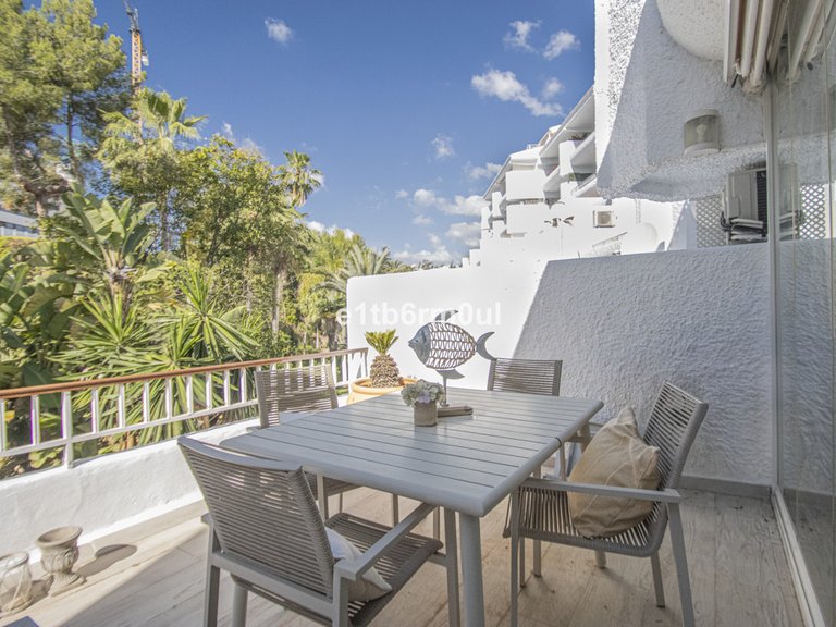 Apartment for Sale in The Golden Mile, Malaga 11