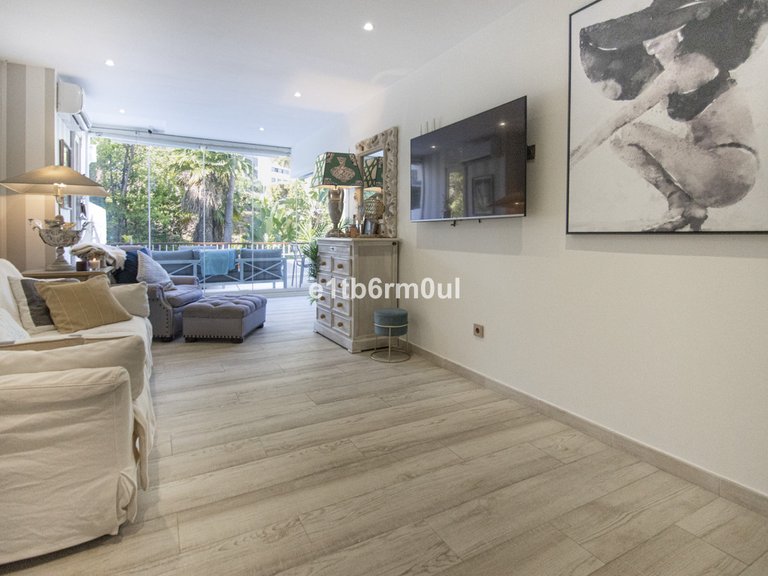 Apartment for Sale in The Golden Mile, Malaga 14