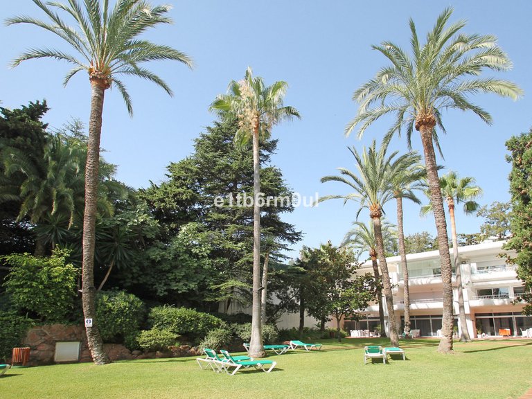 Apartment for Sale in The Golden Mile, Malaga 17