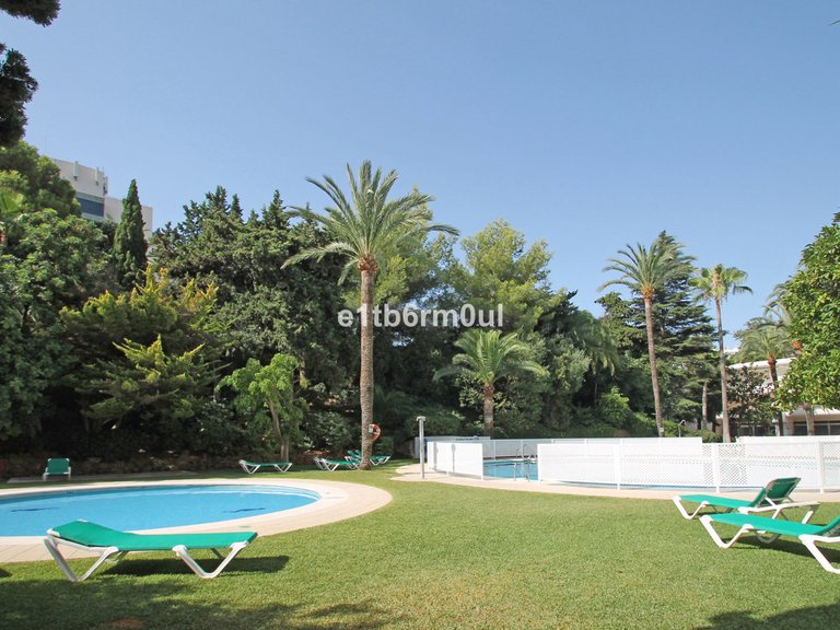 Apartment for Sale in The Golden Mile, Malaga 21