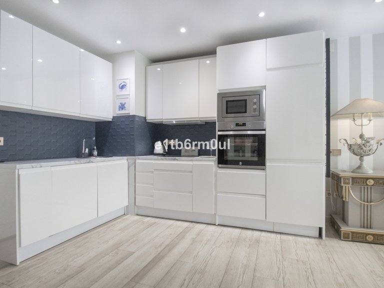 Apartment for Sale in The Golden Mile, Malaga 3