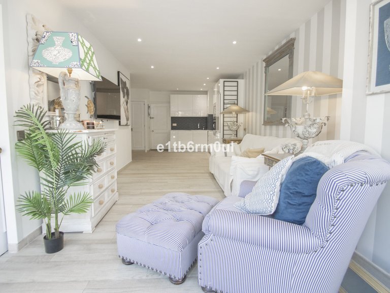 Apartment for Sale in The Golden Mile, Malaga 4