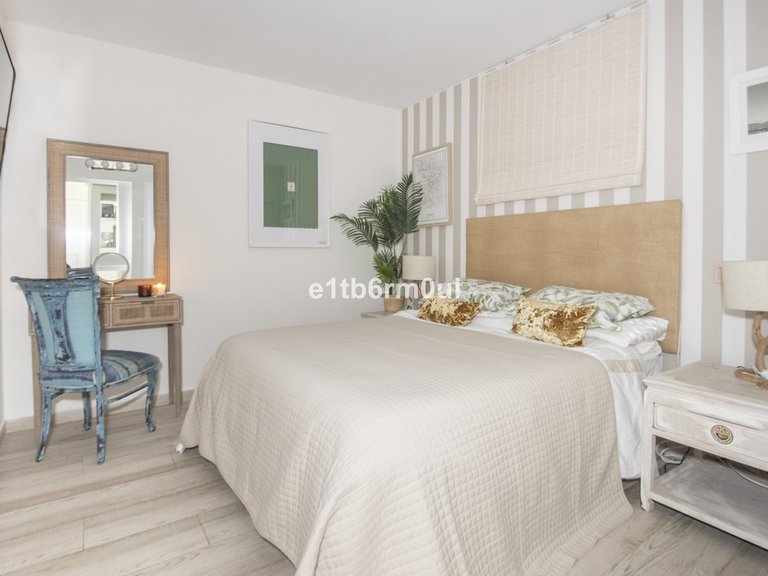 Apartment for Sale in The Golden Mile, Malaga 9