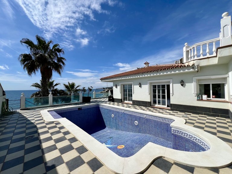 Villa for Sale in El Chaparral, Malaga 2