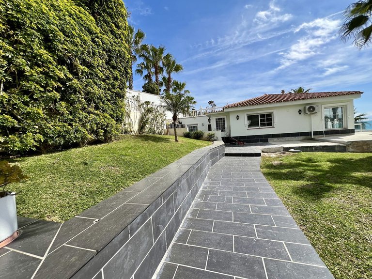 Villa for Sale in El Chaparral, Malaga 20
