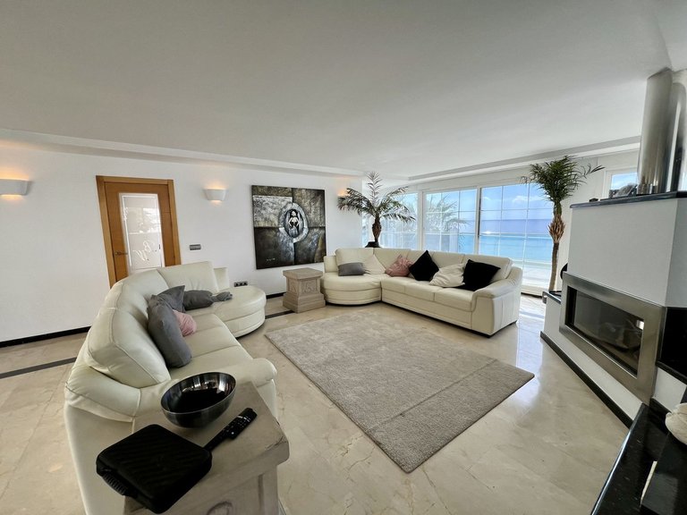 Villa for Sale in El Chaparral, Malaga 4