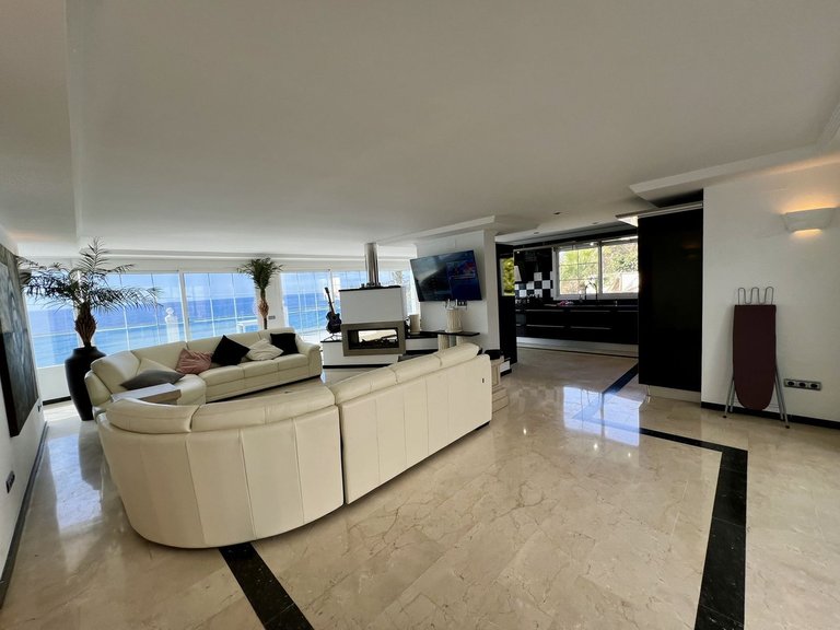 Villa for Sale in El Chaparral, Malaga 6