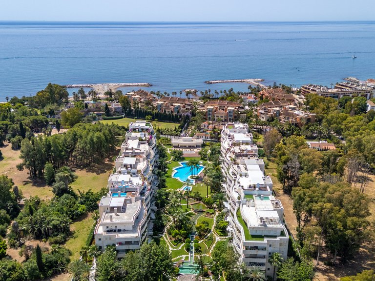 Apartment for Sale in Puerto Banús, Malaga 1