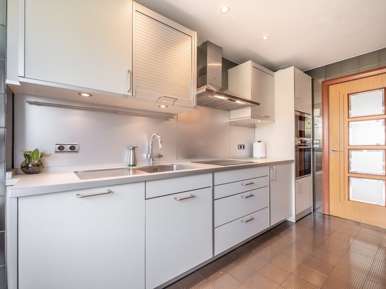 Apartment for Sale in Puerto Banús, Malaga 16