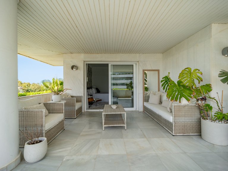 Apartment for Sale in Puerto Banús, Malaga 18