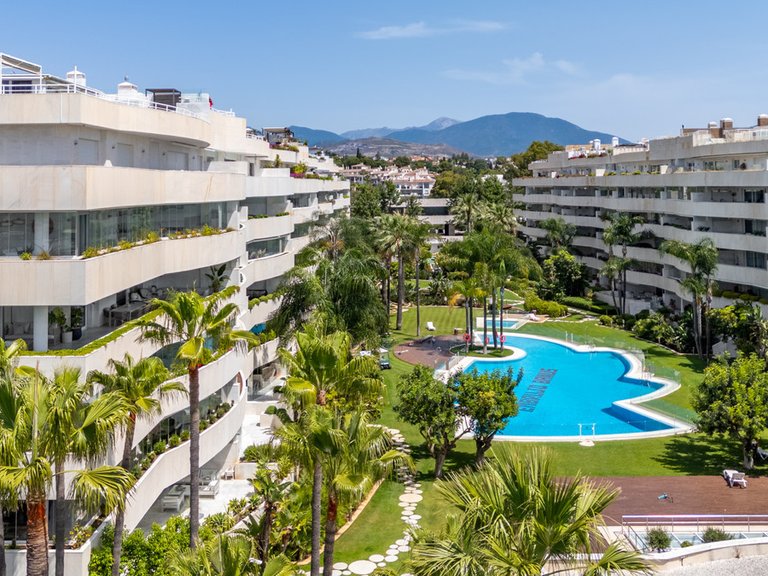 Apartment for Sale in Puerto Banús, Malaga 27