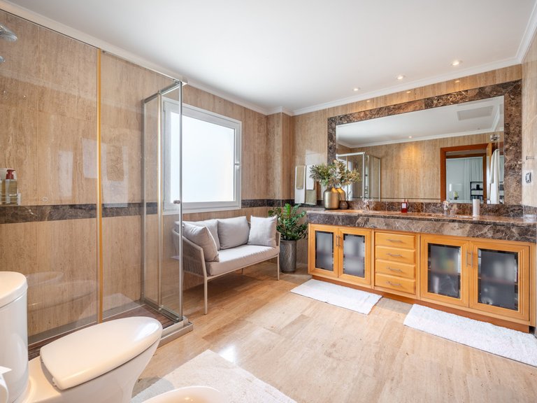 Apartment for Sale in Puerto Banús, Malaga 9