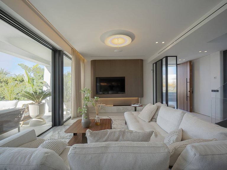 Villa for Sale in Marbesa, Malaga 11