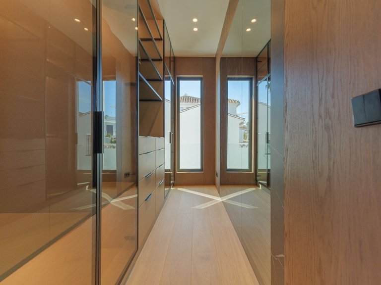 Villa for Sale in Marbesa, Malaga 23