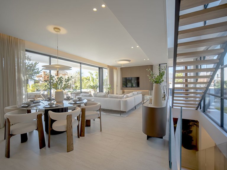 Villa for Sale in Marbesa, Malaga 9
