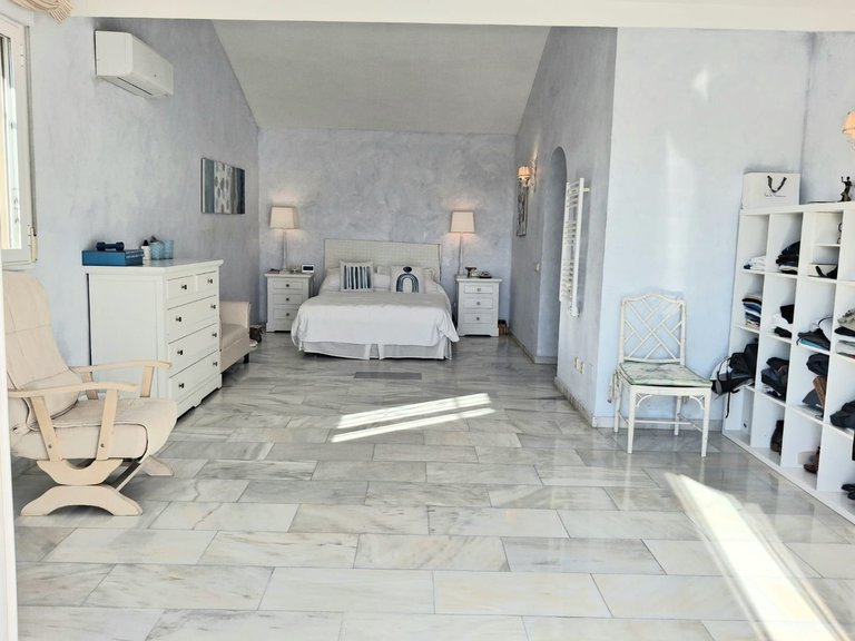 Villa for Sale in Calahonda, Malaga 33