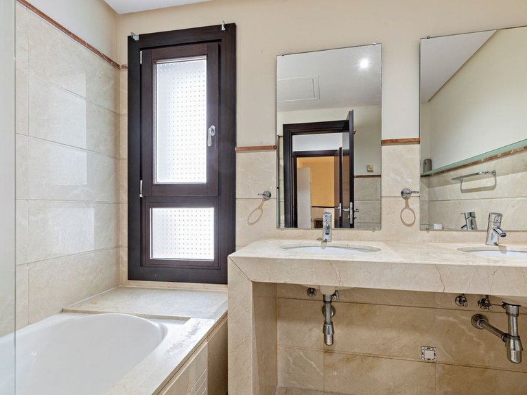 Villa for Sale in Benahavís, Malaga 4