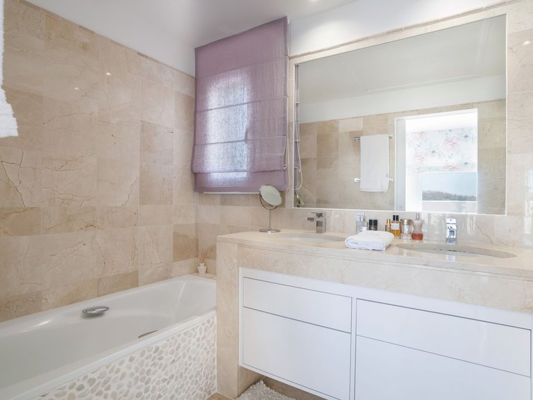 Apartment for Sale in Nueva Andalucía, Malaga 14