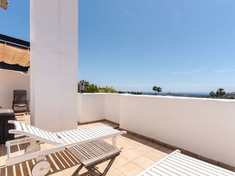 Apartment for Sale in Nueva Andalucía, Malaga 18