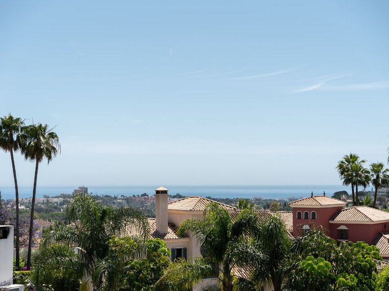 Apartment for Sale in Nueva Andalucía, Malaga 19