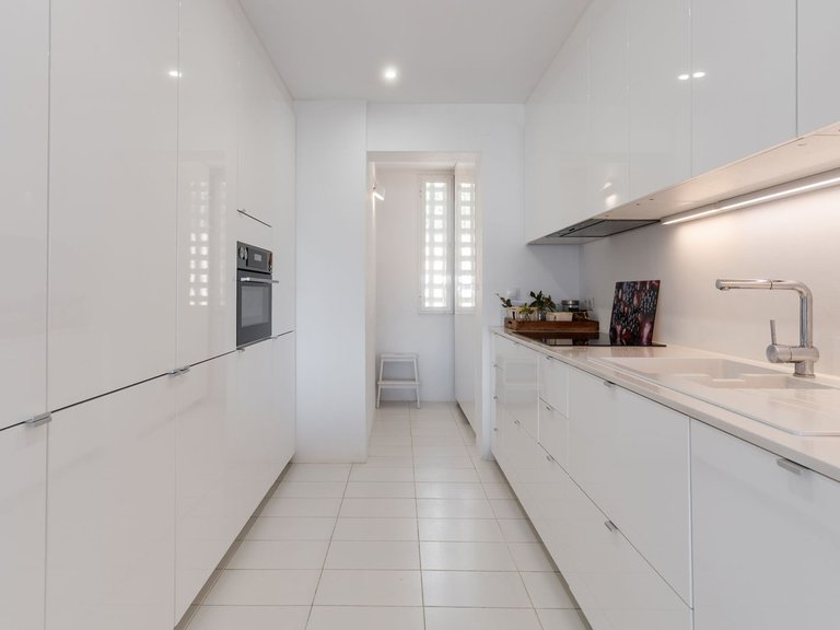 Apartment for Sale in Nueva Andalucía, Malaga 9
