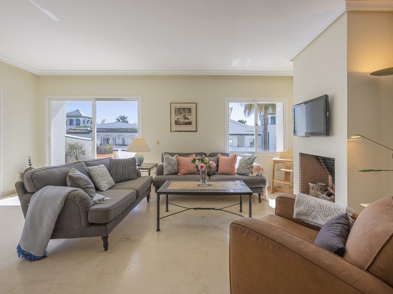 Apartment for Sale in Estepona, Malaga 11