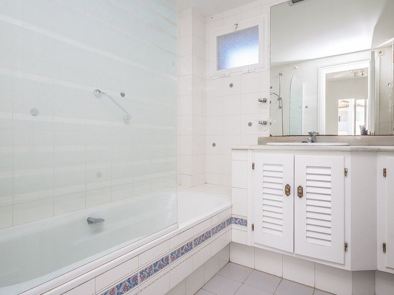 Apartment for Sale in Elviria, Malaga 11