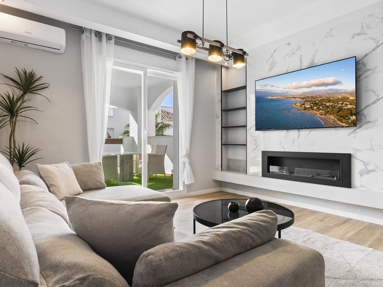 Apartment for Sale in Nueva Andalucía, Malaga 1